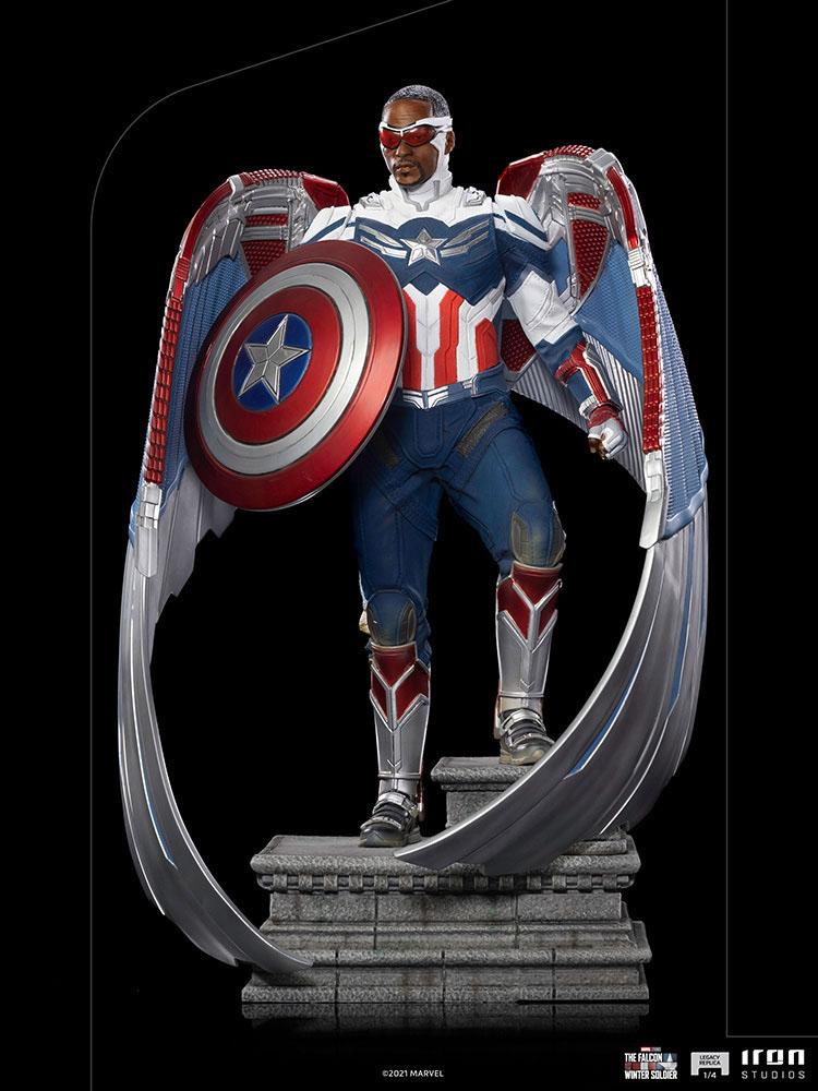 Descubre el apasionante mundo de Estatua Legacy Replica Sam Wilson Complete.