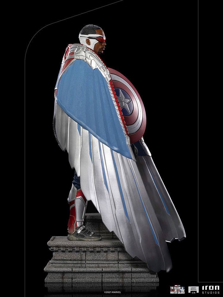 Descubre el apasionante mundo de Estatua Legacy Replica Sam Wilson Complete.