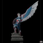 Descubre el apasionante mundo de Estatua Legacy Replica Sam Wilson Complete.