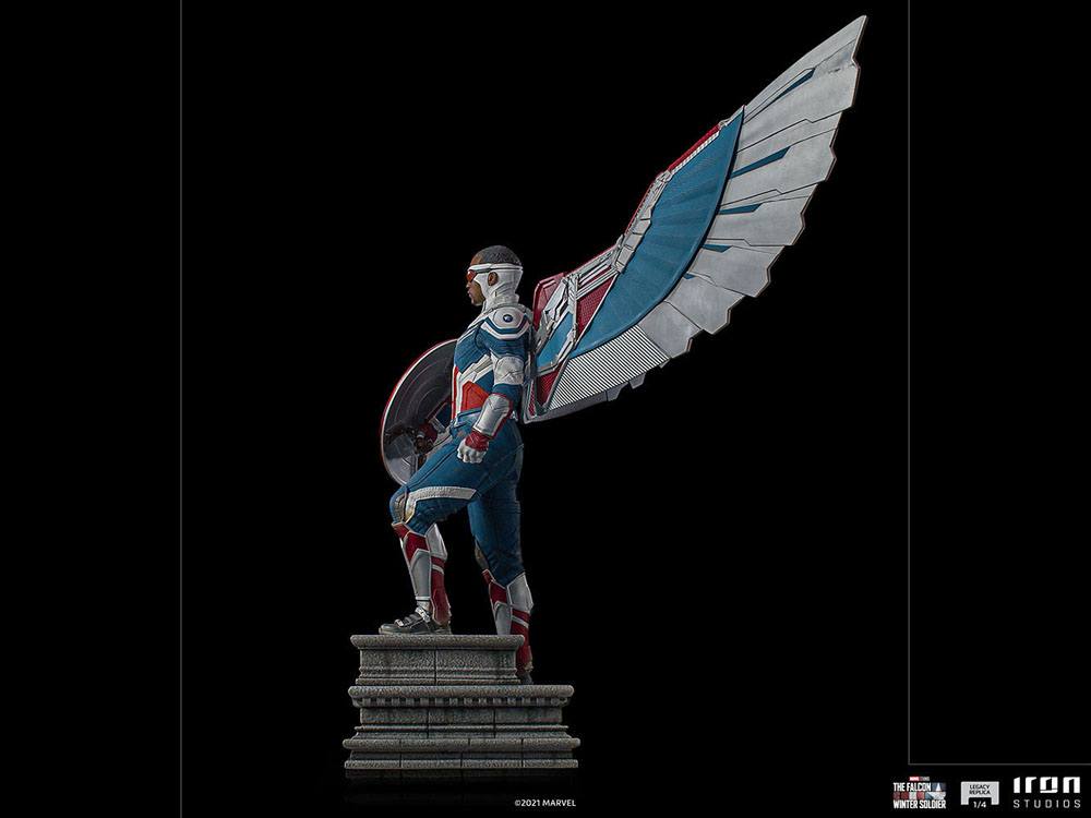 Descubre el apasionante mundo de Estatua Legacy Replica Sam Wilson Complete.