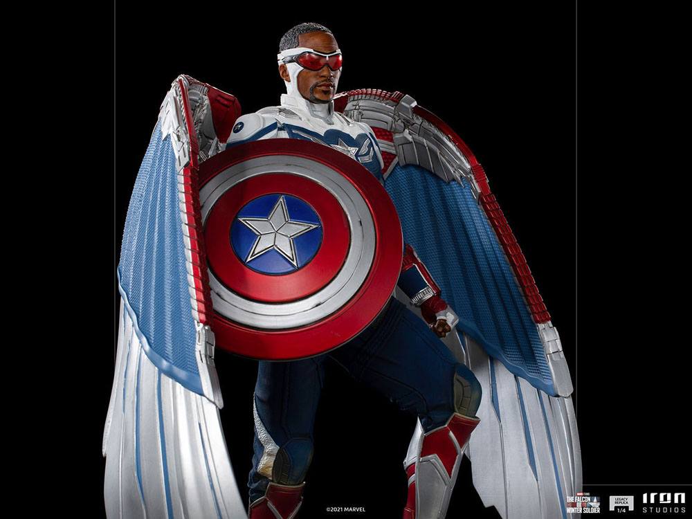 Descubre el apasionante mundo de Estatua Legacy Replica Sam Wilson Complete.