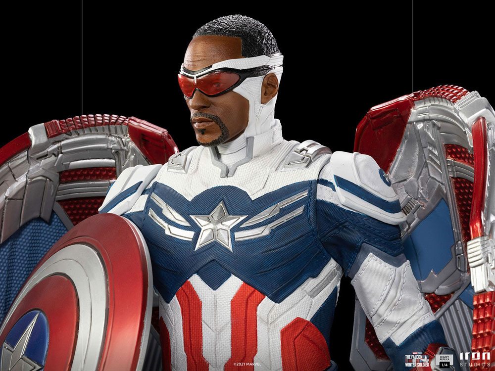 Descubre el apasionante mundo de Estatua Legacy Replica Sam Wilson Complete.