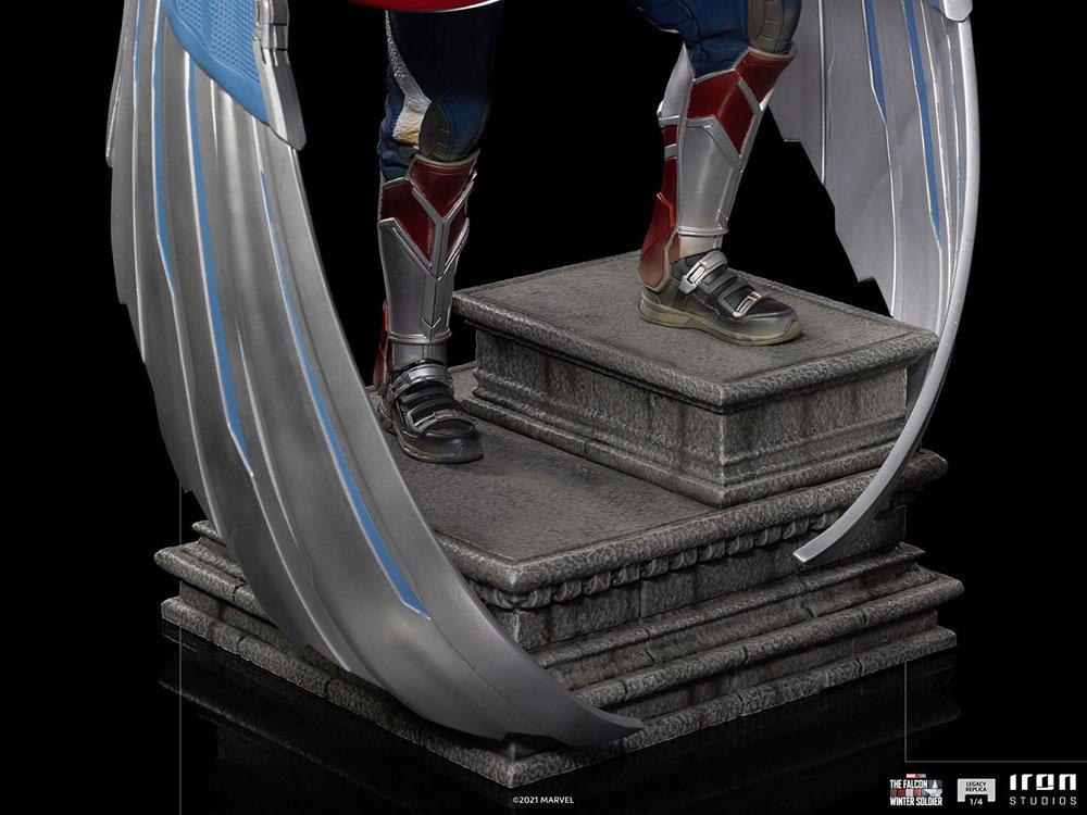 Descubre el apasionante mundo de Estatua Legacy Replica Sam Wilson Complete.