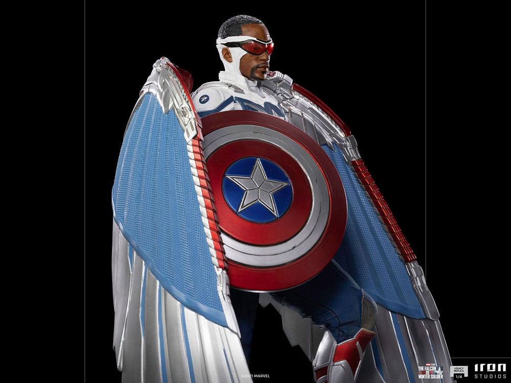 Descubre el apasionante mundo de Estatua Legacy Replica Sam Wilson Complete.