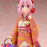 Descubre el apasionante mundo de Estatua Nadeshiko Kagamihara Furisode.