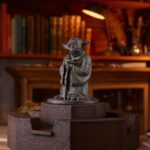 Descubre el apasionante mundo de Estatua Yoda Fountain Limited Edition.