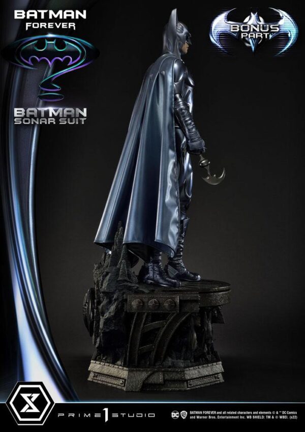 Descubre el apasionante mundo de Estatua Batman Sonar Suit Bonus.
