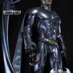 Descubre el apasionante mundo de Estatua Batman Sonar Suit Bonus.