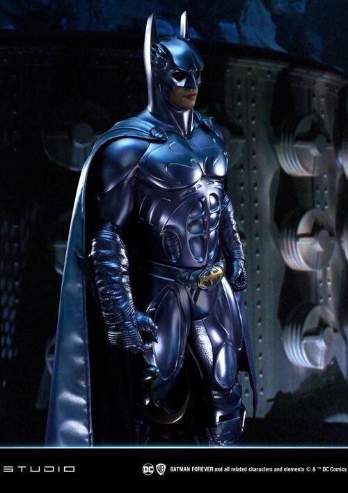 Descubre el apasionante mundo de Estatua Batman Sonar Suit Bonus.