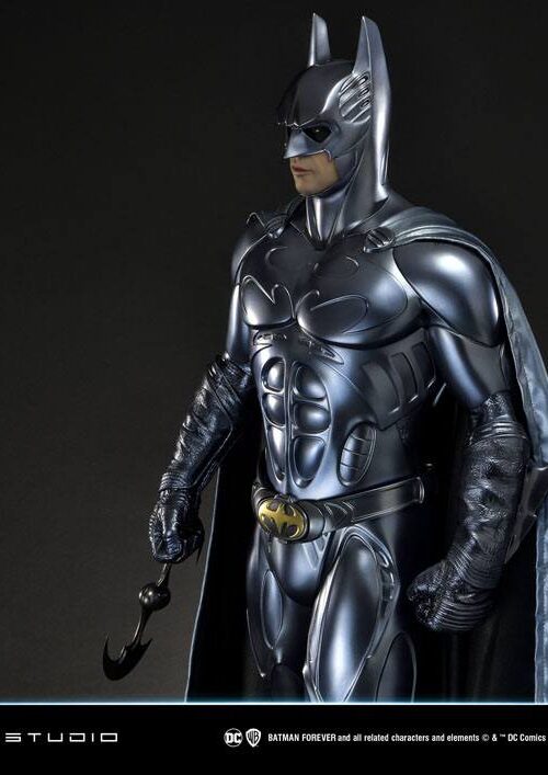 Descubre el apasionante mundo de Estatua Batman Sonar Suit Bonus.
