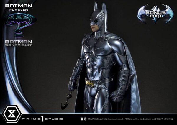 Descubre el apasionante mundo de Estatua Batman Sonar Suit Bonus.