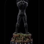 Descubre el apasionante mundo de Estatua Black Panther Deluxe.