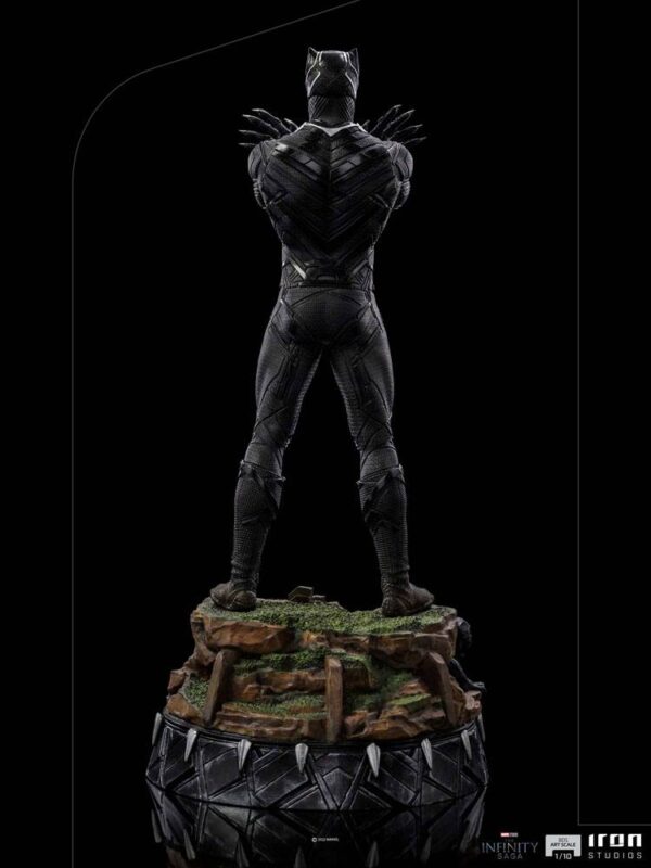 Descubre el apasionante mundo de Estatua Black Panther Deluxe.