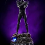 Descubre el apasionante mundo de Estatua Black Panther Deluxe.