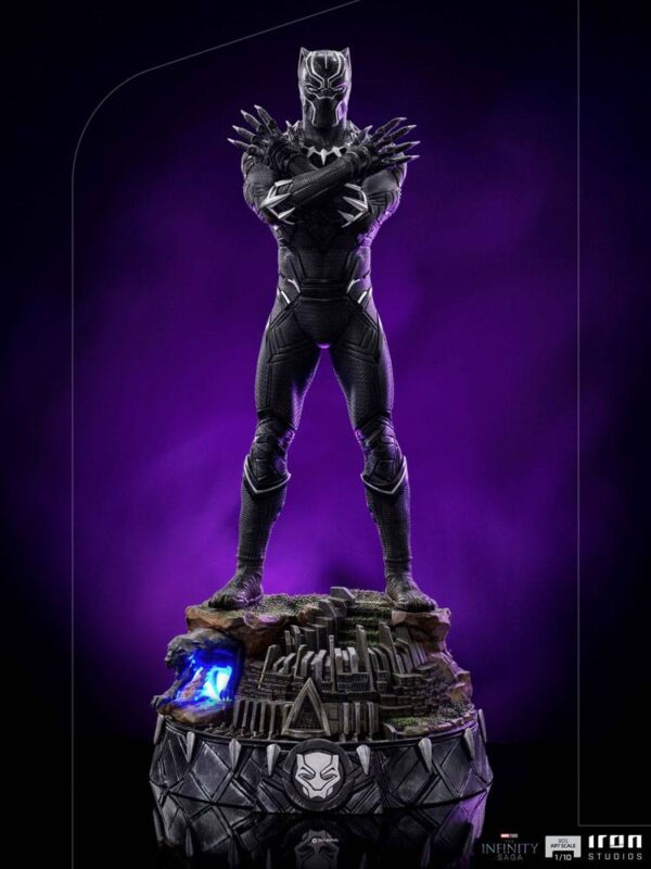 Descubre el apasionante mundo de Estatua Black Panther Deluxe.