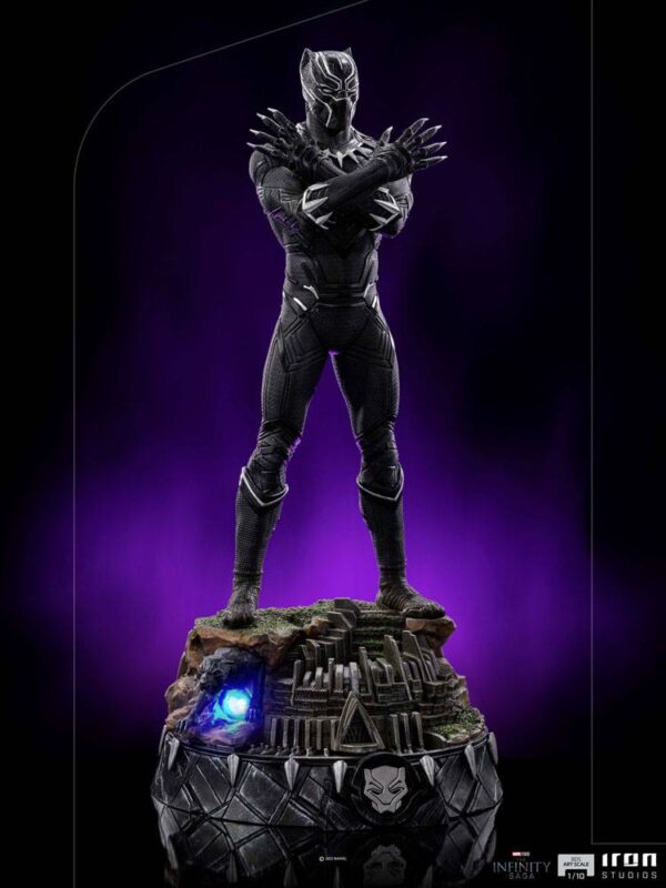 Descubre el apasionante mundo de Estatua Black Panther Deluxe.