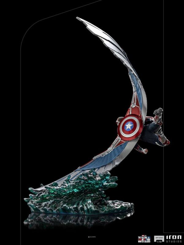 Descubre el apasionante mundo de Estatua Captain America Sam Wilson Deluxe.