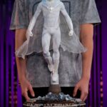 Descubre el apasionante mundo de Estatua Legacy Replica White Vision.