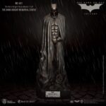Descubre el apasionante mundo de Estatua The Dark Knight Memorial Batman.