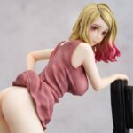 Descubre el apasionante mundo de Estatua Guitar Girl Benkyo Tamaoki Design.