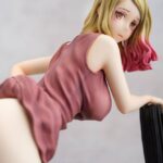 Descubre el apasionante mundo de Estatua Guitar Girl Benkyo Tamaoki Design.