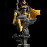 Descubre el apasionante mundo de Estatua Deluxe Art Scale Batgirl.