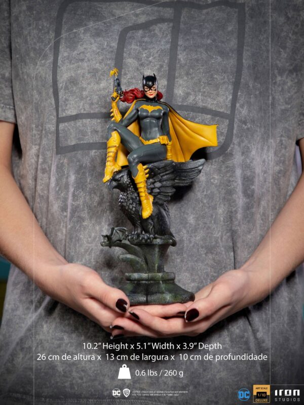 Descubre el apasionante mundo de Estatua Deluxe Art Scale Batgirl.