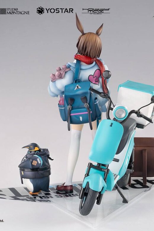 Descubre el apasionante mundo de Estatua Amiya Fresh Fastener Deluxe Edition.