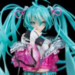 Descubre el apasionante mundo de Estatua Hatsune Miku with Solwa.