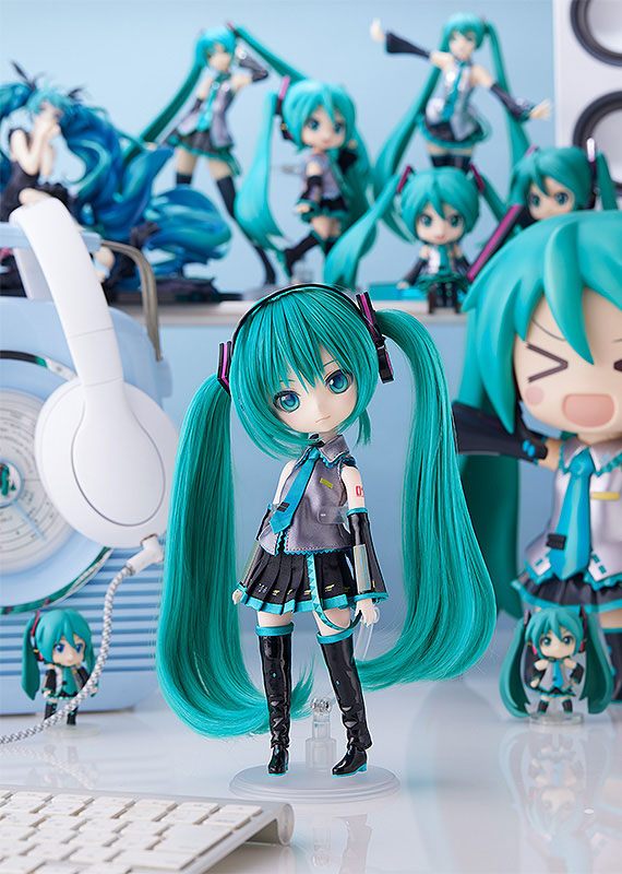 Descubre el apasionante mundo de Muñeca Harmonia Humming Hatsune Miku.