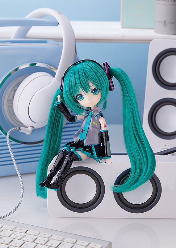 Descubre el apasionante mundo de Muñeca Harmonia Humming Hatsune Miku.