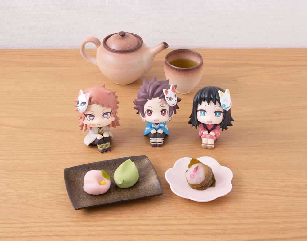 Descubre el apasionante mundo de Estatua Demon Slayer Look Up Makomo.