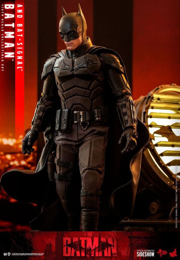 Descubre el apasionante mundo de Figura The Batman Movie with Bat-Signal.
