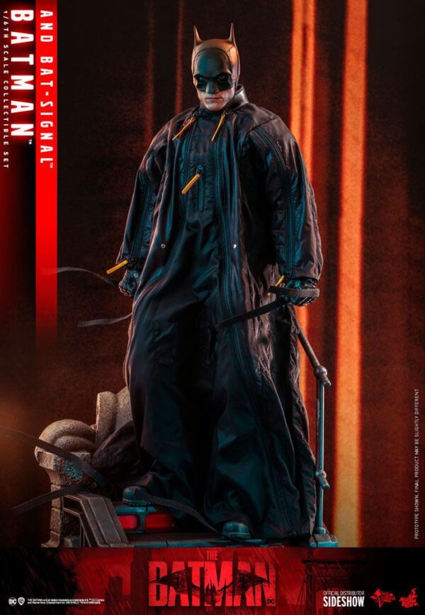 Descubre el apasionante mundo de Figura The Batman Movie with Bat-Signal.