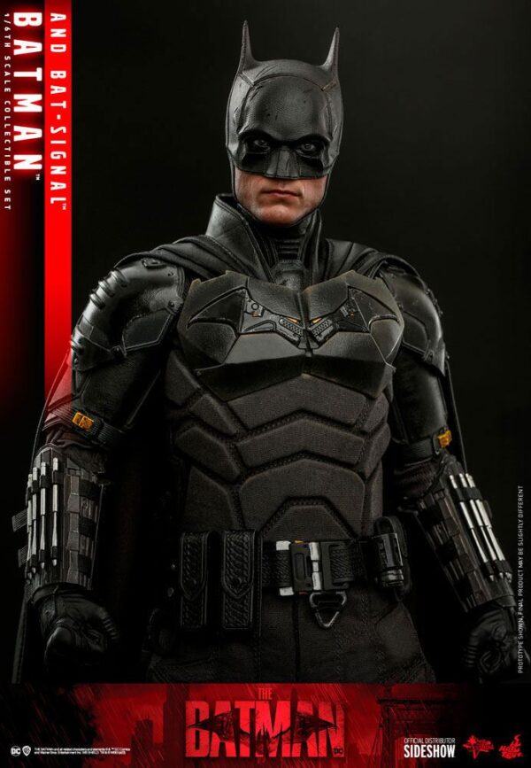 Descubre el apasionante mundo de Figura The Batman Movie with Bat-Signal.