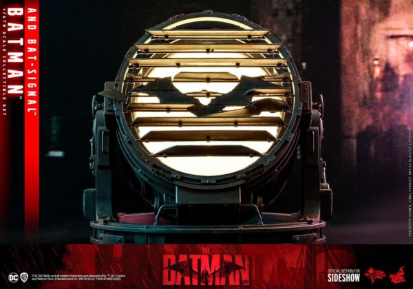 Descubre el apasionante mundo de Figura The Batman Movie with Bat-Signal.