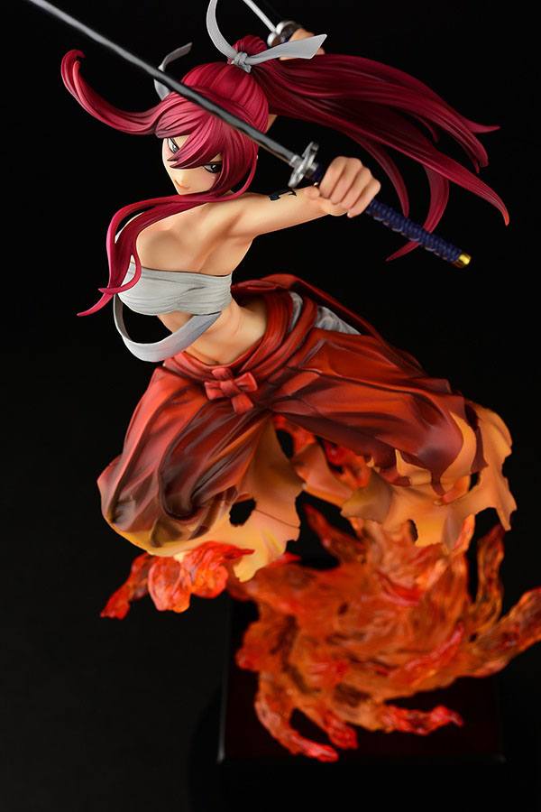 Descubre el apasionante mundo de Estatua Erza Scarlet Samurai Kurenai.