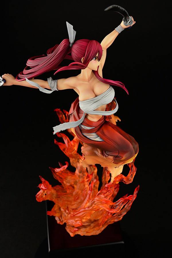 Descubre el apasionante mundo de Estatua Erza Scarlet Samurai Kurenai.