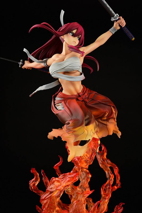 Descubre el apasionante mundo de Estatua Erza Scarlet Samurai Kurenai.