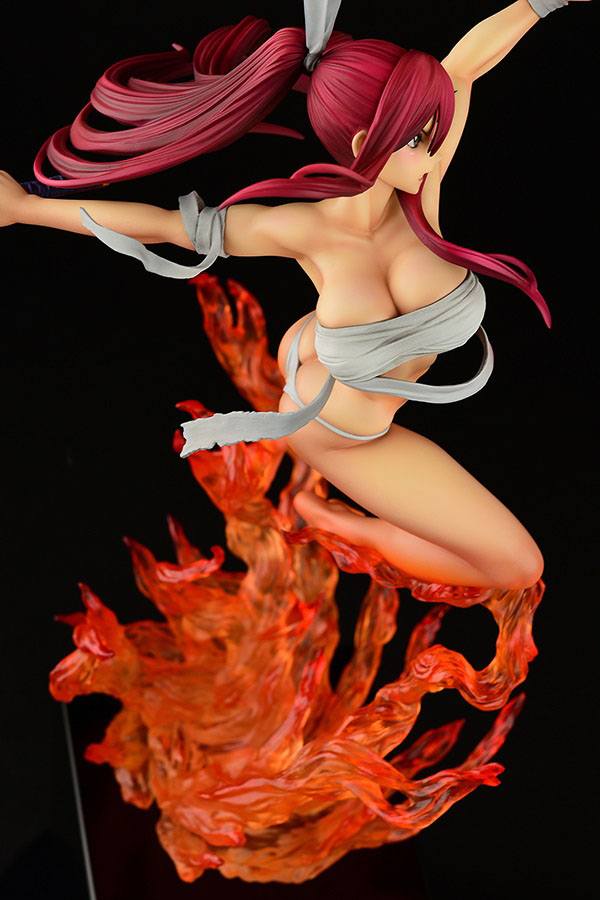 Descubre el apasionante mundo de Estatua Erza Scarlet Samurai Kurenai.