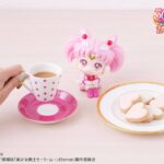 Descubre el apasionante mundo de Estatua Look Up Super Sailor Chibi.