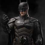 Descubre el apasionante mundo de Busto The Batman tamaño natural.