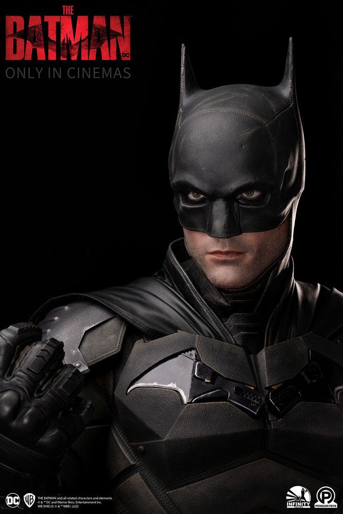 Descubre el apasionante mundo de Busto The Batman tamaño natural.