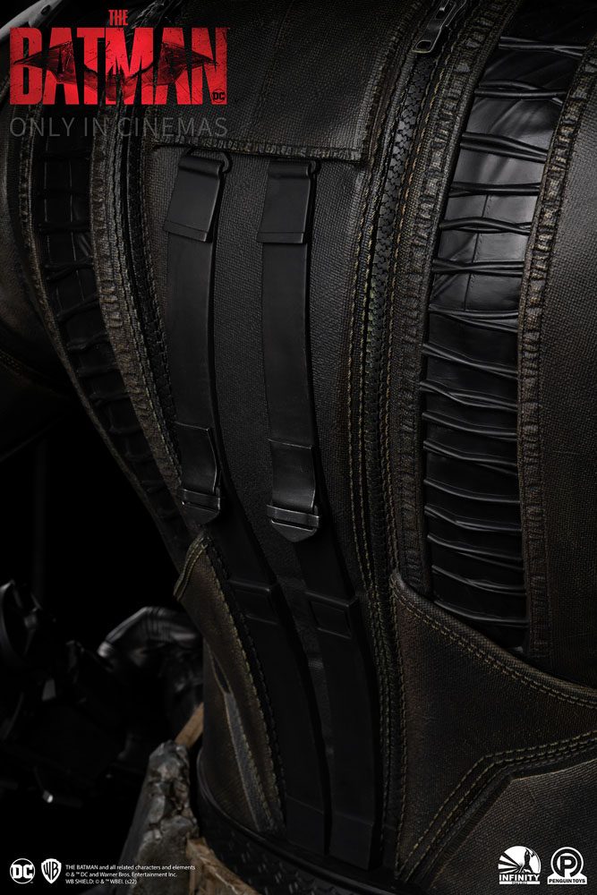 Descubre el apasionante mundo de Busto The Batman tamaño natural.