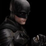 Descubre el apasionante mundo de Busto The Batman tamaño natural.
