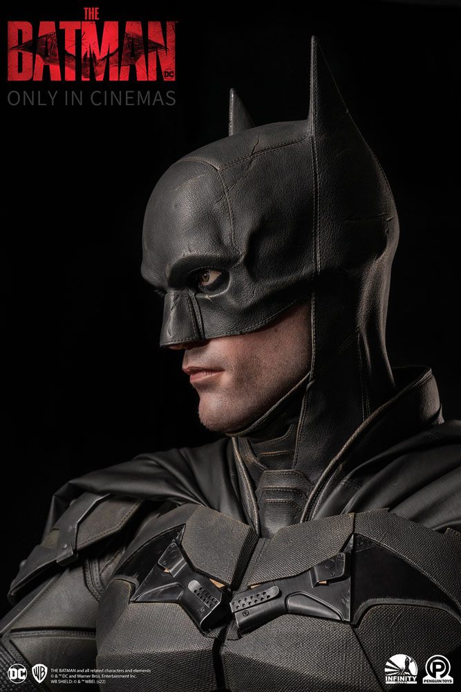 Descubre el apasionante mundo de Busto The Batman tamaño natural.