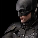 Descubre el apasionante mundo de Busto The Batman tamaño natural.