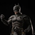 Descubre el apasionante mundo de Busto The Batman tamaño natural.