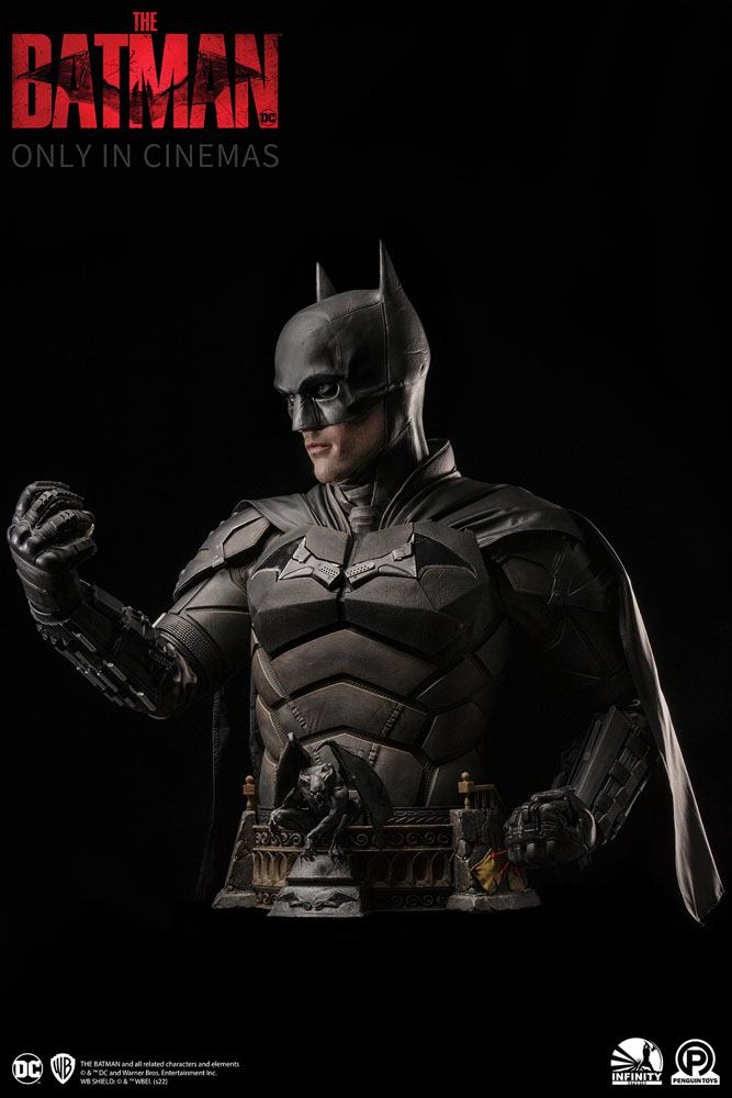 Descubre el apasionante mundo de Busto The Batman tamaño natural.