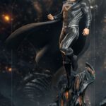 Descubre el apasionante mundo de Estatua Art Scale Superman Black Suit.